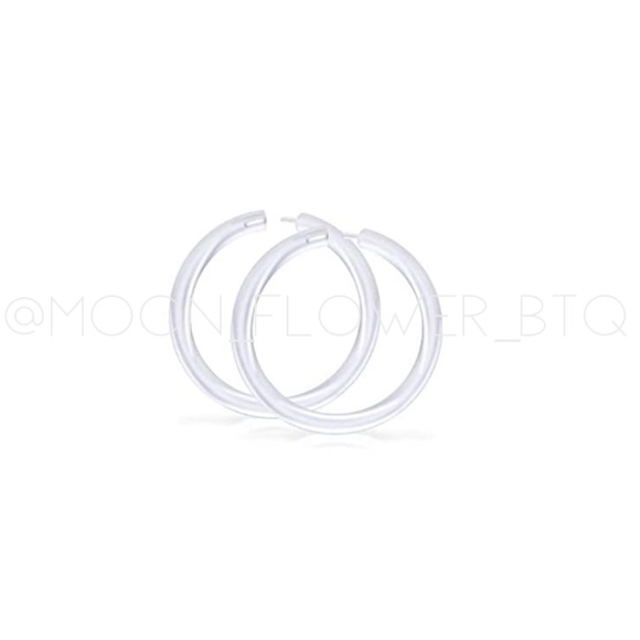16G 8mm Clear Bioflex Hoop Ring – Nose, Septum, Cartilage, Helix, Tragus, Lip - Picture 6 of 6